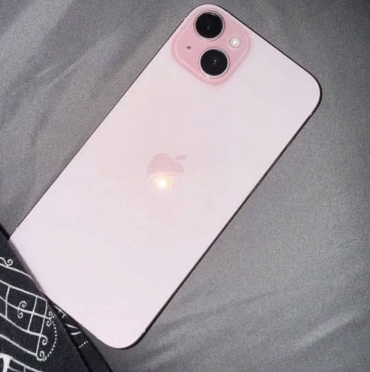 iPhone 15 Plus Pink