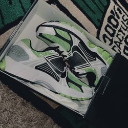 Nike size 6.5 Men Brand New 