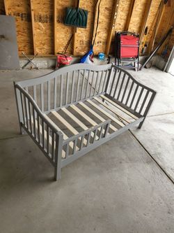 TODDLER BED