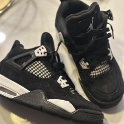 Jordan 4s 