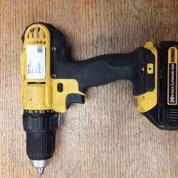 DEWALT DRILL