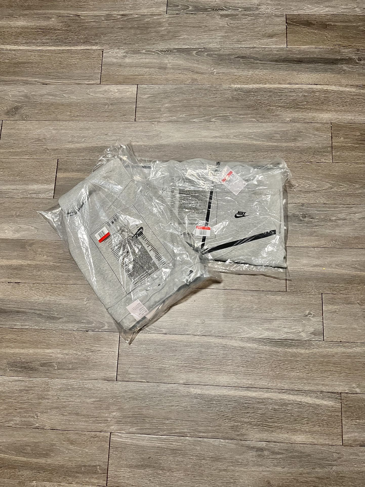 *Authentic* New Nike Tech Fleece Sweatsuit Set Mens Size Large