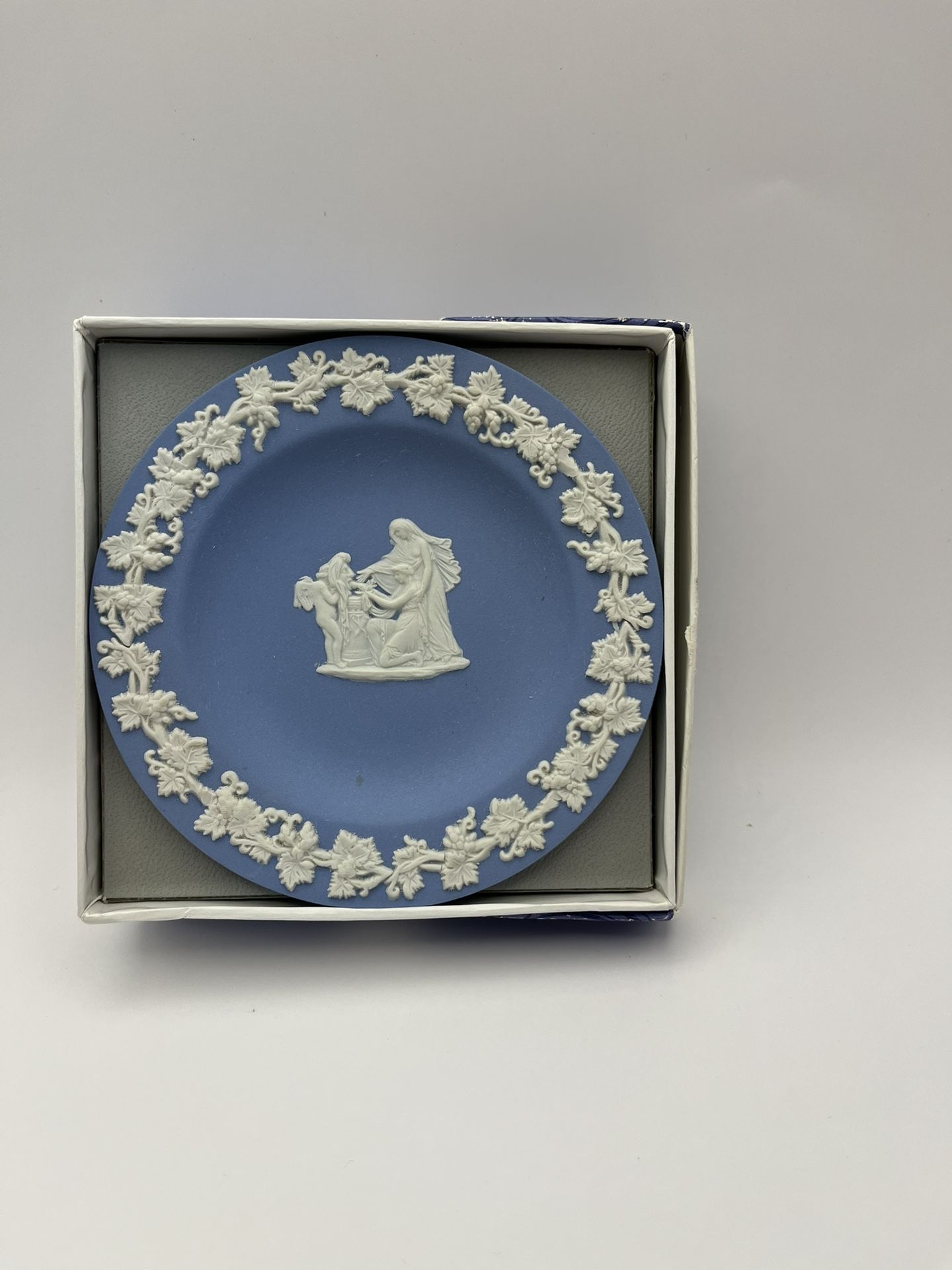 2451-PTT Wedgwood Jasper Sweet Dish Round Plate Pale Blue 4.25” Box with Receipt