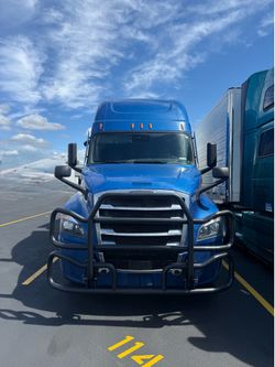 Freightliner bumper