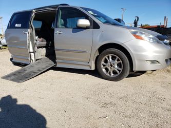 Toyota Ramp Wheelchair Van