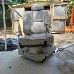 2007 Chevy Taho  3 Row Seats 