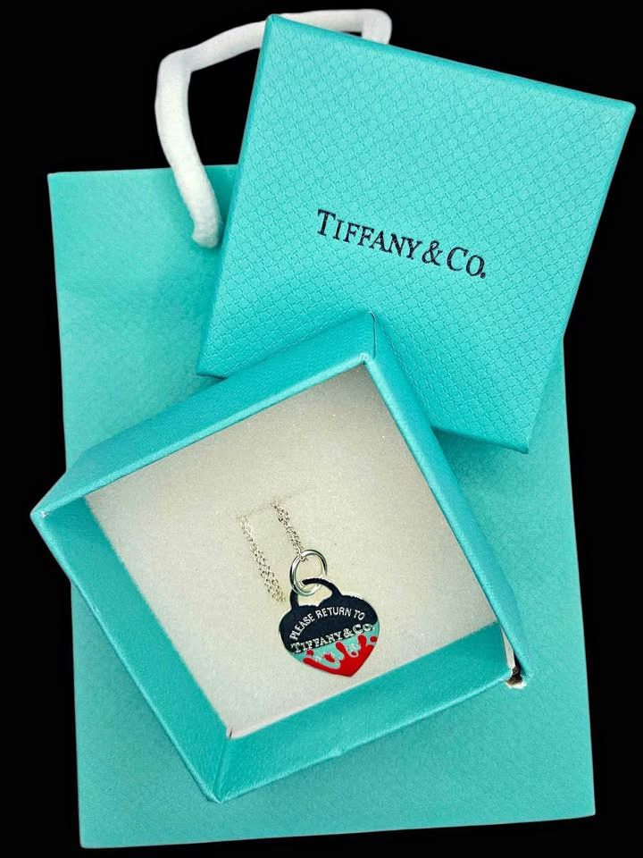 (Exclusive) Please return to Tiffany&Co red paint splash heart necklace