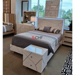 4 Piece Queen  / Eastern King Size Bedroom Set 