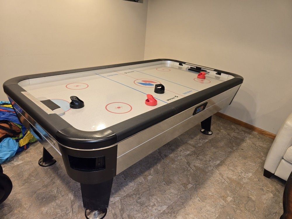 Air Hockey Table