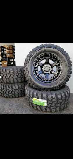 17" ARENA wheels/rims w/ 33" MT tires