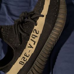 Yeezy boost 350 V2  oreo 10 & 1/5