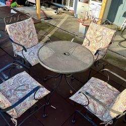 Vintage Iron Outdoor Chairs And Table 