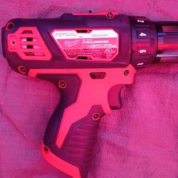 New Milwaukee M12 3/8 Drill/Driver $70 Obo