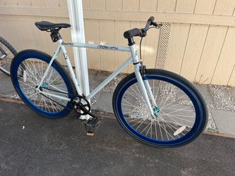 goodbike everything work good tires size 28 fast bike