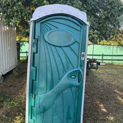 Portable Toilet / Porta Potty – Clean, Ready to Use – Job Site / Property