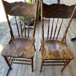 Beautiful Antique Dinning Chairs 🪑.  2