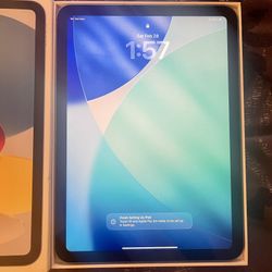 Pole iPad A16 Cellular Blue Like New 