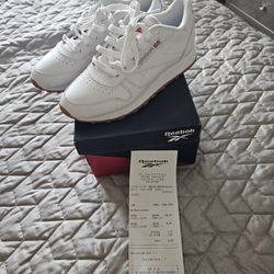 Size 7 Reebok