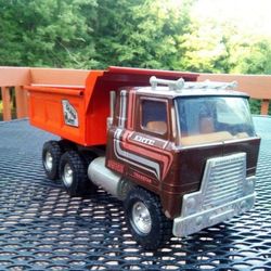ERTL Toy Automatic dump Truck 