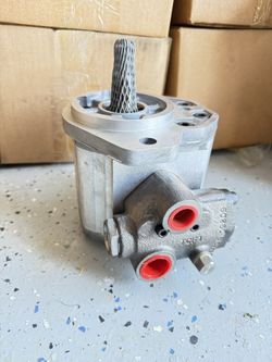 Sauer Danfoss Hydraulic Pump Motor Fan Drive W/Valve 