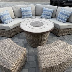 Beautiful Outdoor Patio Set With Propane Fire pit 