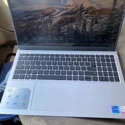 Dell Inspiron 3520