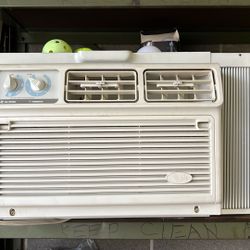 Whirlpool ACMO72XJO window air conditioner
