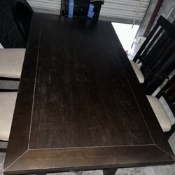 Dining Room Table 