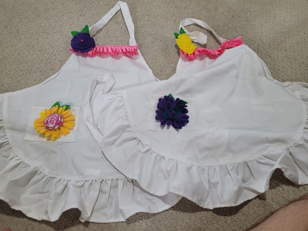 Little GIRL Cooking Aprons Lot Of 10