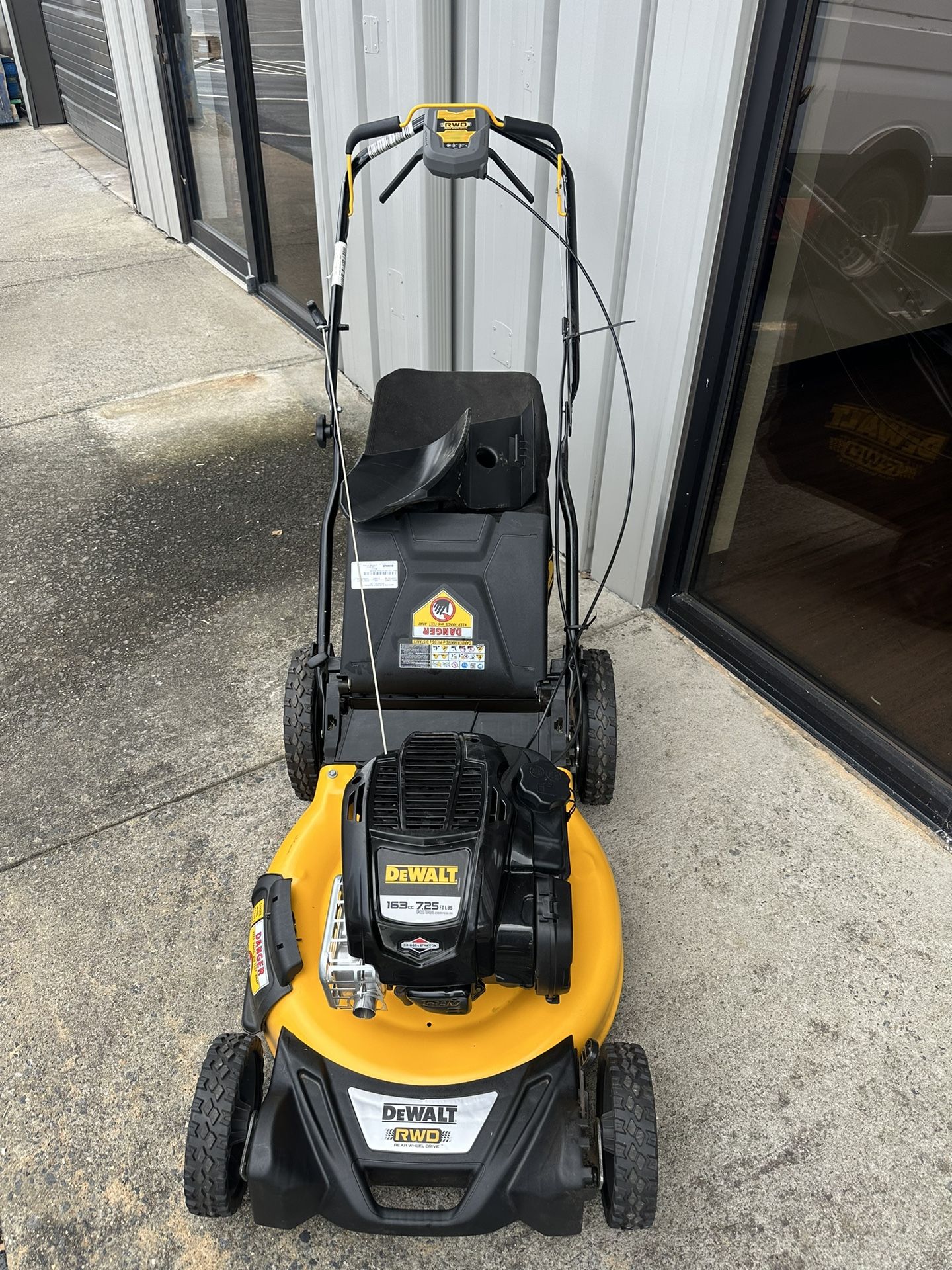 Dewalt 21 inch self-propelled