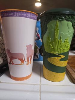 Wicked 2 Gripper/ Lion King cup