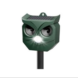 Ultrasonic Animal Repeller with LED Strobe Lights