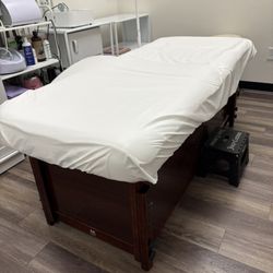 Massage Table 