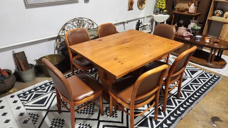 Dining Table & Chairs