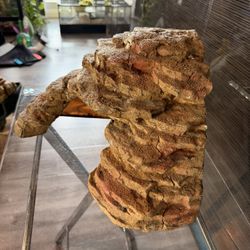 Big Lizard Corner Hide Cave 15 Inches X 8 Inches