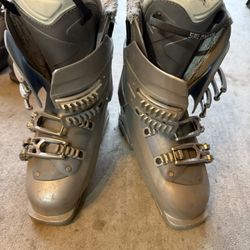 Ski Boots - Size 24