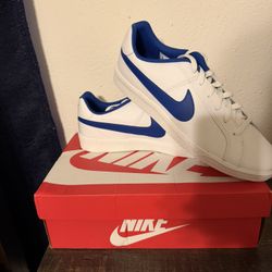 Nike Court Royale 