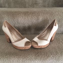 Size 6 1/2 canvas and cork sandal Antonio Melani