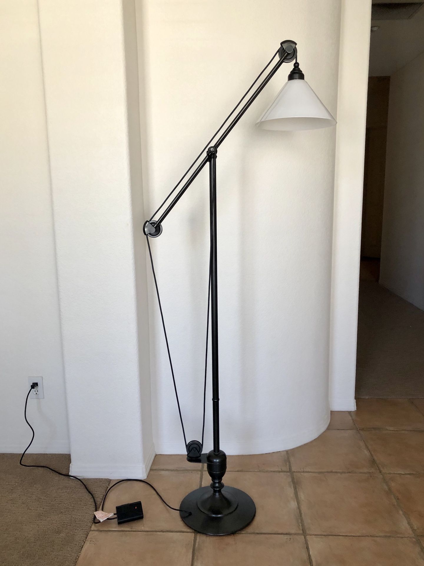 Farmhouse Pulley Adjustable Floor Lamp