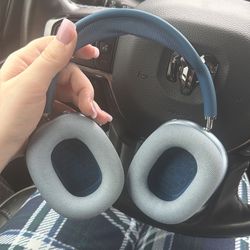 AirPods Max - Blue Like New