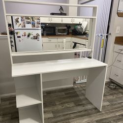 Makeup Vanity w/ LED 