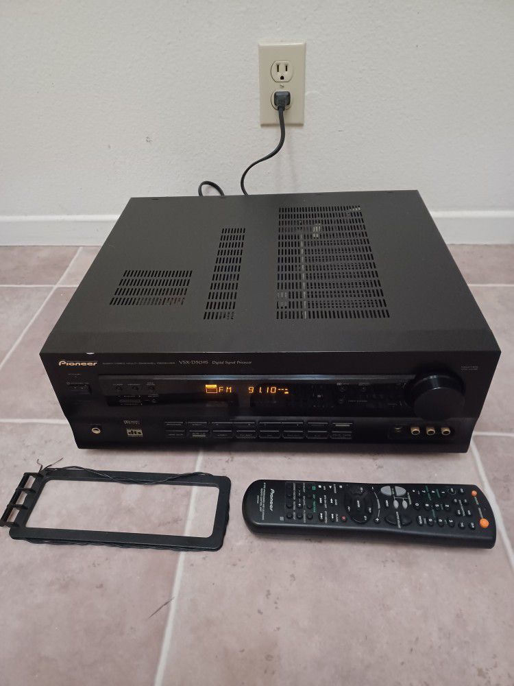 Pioneer Audio/Video Multi-Channel 250W Receiver Model VSX-D590S 