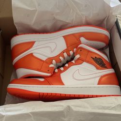NIB Air Jordan 1 Mid SE Electro Orange Adult Size 9.5