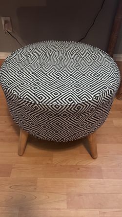 ottoman and coordinating rug