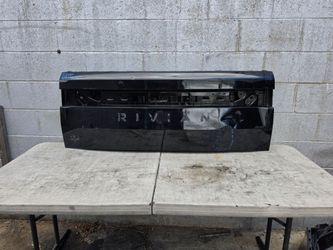 Tailgate rivian r1t 2021 2022 2023 2024 2025 2026