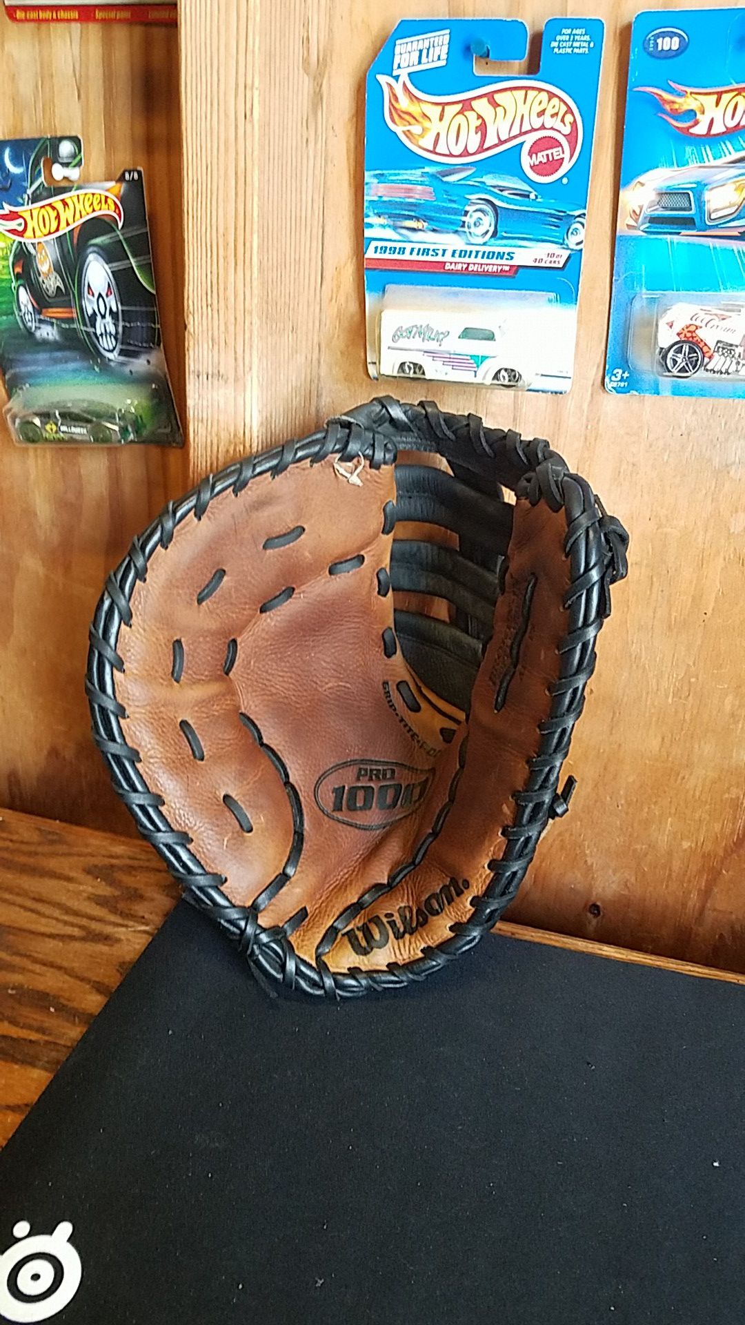 Wilson Pro 1000 first base glove, 12"