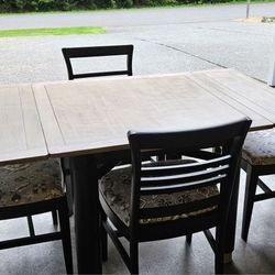 Refurbished Vintage Table with  4 Chairs