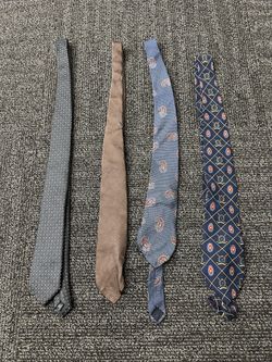 Set of 4 ties Different Brand