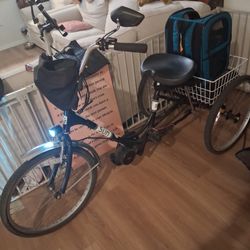 Electric Bike With Lithium Battery Like New 