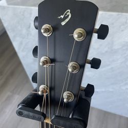 Breedlove Oregon Dreadnaught Acoustic With Case